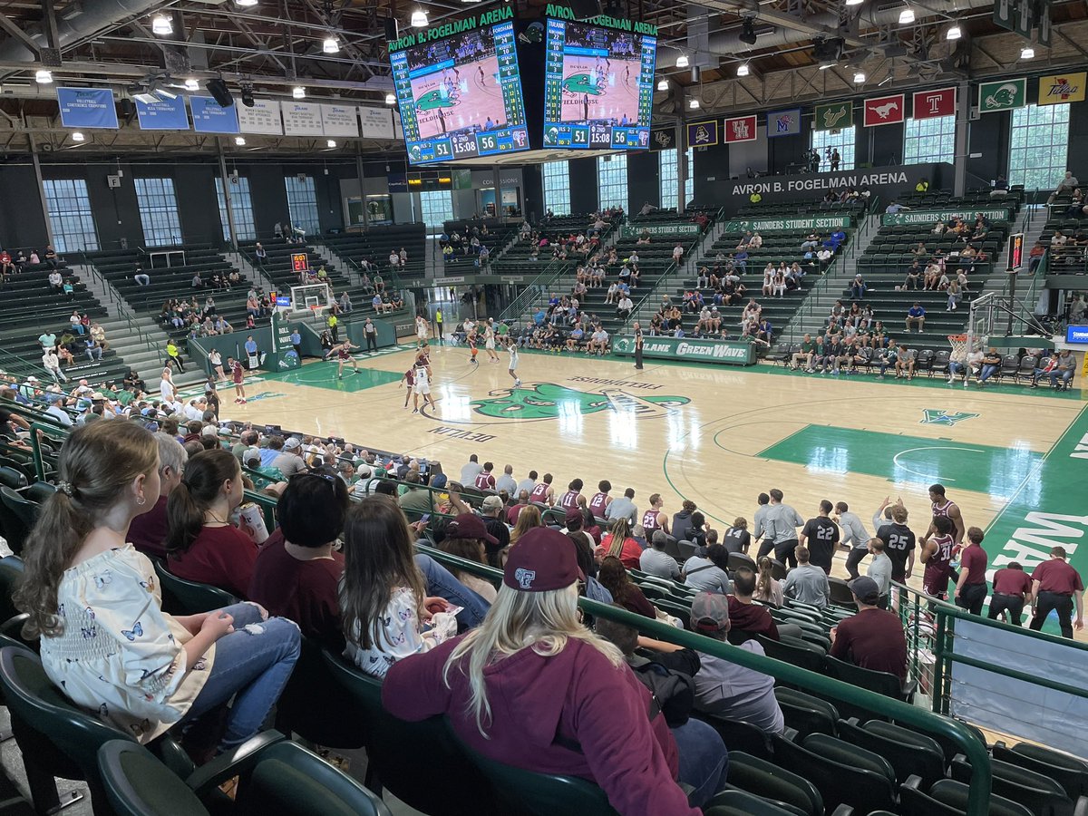 Maroon_Club's tweet photo. The #RAMILY is everywhere! 

So great to see all the @FordhamRams alumni and fans down in New Orleans as @FordhamMBB with a big win over Tulane! #BronxBuilt

📸: @field_kara https://t.co/HzVdAiUHRP