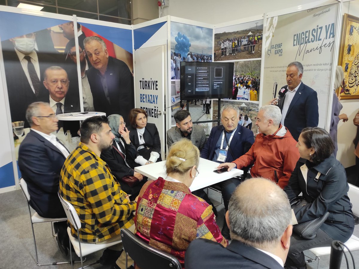 beyazay_turkiye's tweet photo. Başaksehir İlçe Kaymakam'ımız Sn @ugurturan68 Kıymetli
Eşi Sn Nihal TURAN hanımefendi ile birlikte
12.Engelsiz Yaşam #EYAF Fuarına teşriflerinden dolayı kendilerine çok eder Saygılarımızı ve Şükranlarımızı sunarız. @TurkiyeBeyazay @lokmanayva @kasimpamuk @4856istanbul https://t.co/VFAYlr3zHB