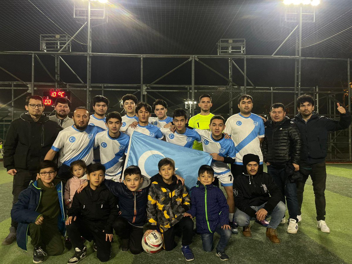 DTSVGD's tweet photo. 2. Türk dünyası futbol turnuvasında il rakibimiz Dağıstan takımı ile karşlaştık ve 4-4 olarak maçı bitirdik, Doğu Türkistan takımı olmak iyi bir başarıyı elde etmek için var gücümüzle çaba göstericez in şalla.

#türkdünyası
#futbol
#uygur
#uygurtürkü https://t.co/v6kdKdRGBg