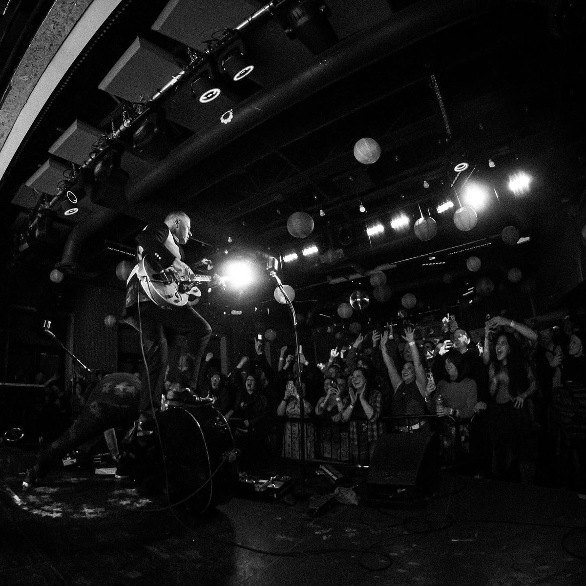 WilliwawSocial's tweet photo. @reverendhortonheat live @williwawsocial last night. Hope to see everyone this weekend for the @showdownalaska / @p_lo concert! Purchase tickets at https://t.co/zXqJZvlUyM
#williwawsocial https://t.co/ELzT80yPRC