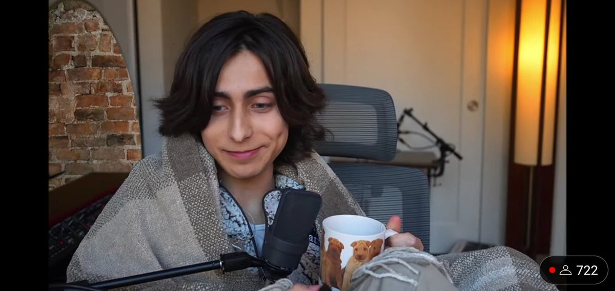 MarinavRooyen's tweet photo. Live 103... Great as always from @AidanRGallagher having his first cup of coffee for the day to the music, talking about board games and Mr. Rob sneaking in the Christmas Tree.... #aidansarmy #coffeeislife #bestmodsever #SaturdayVibes #aidangallagher https://t.co/Mmjdw8FdDi