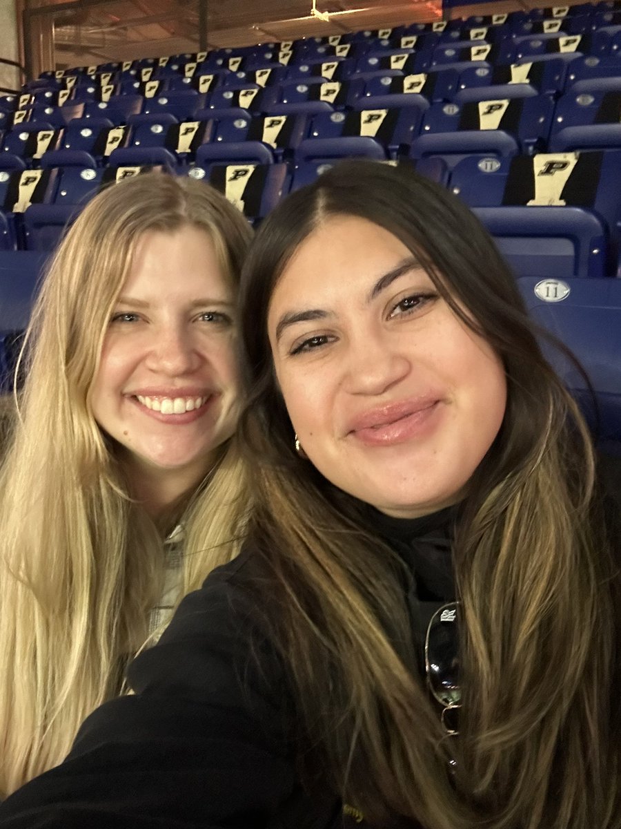 cat_morales_'s tweet photo. BOILER UP YALL LETS GOOO @bigten @bigtenchamps #BigTenChampionship #BigTen #Purdue #boilerup https://t.co/YBFSxRdM8l