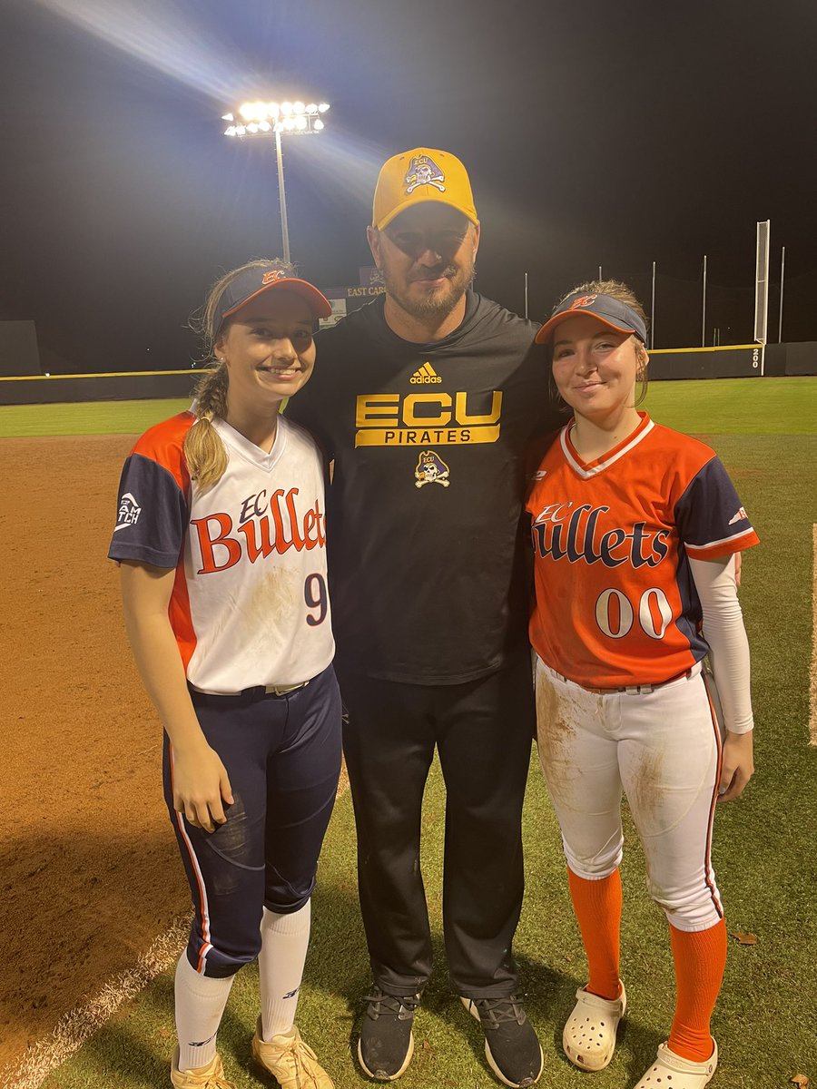 Despite a rain delay it was an awesome day at ECU!! Thank you for such a great day and camp!! <a href="/ShaneWinkler/">Shane Winkler</a> <a href="/jennacone/">Jenna Cone</a> <a href="/kianarae20/">Kiana Quolas</a> <a href="/ecu__softball/">East Carolina Softball</a> 

@ecbulletsthorpe <a href="/EastCobbBullets/">EC Bullets Fastpitch</a>
