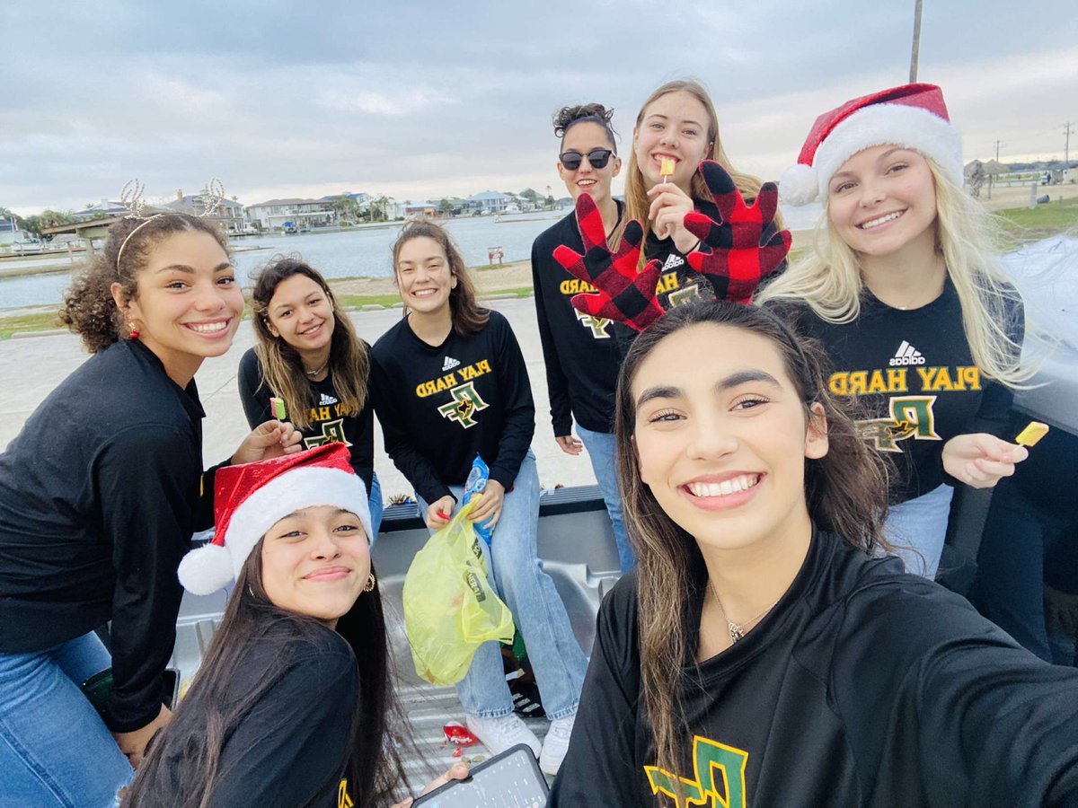 RF Women’s Basketball tweet media