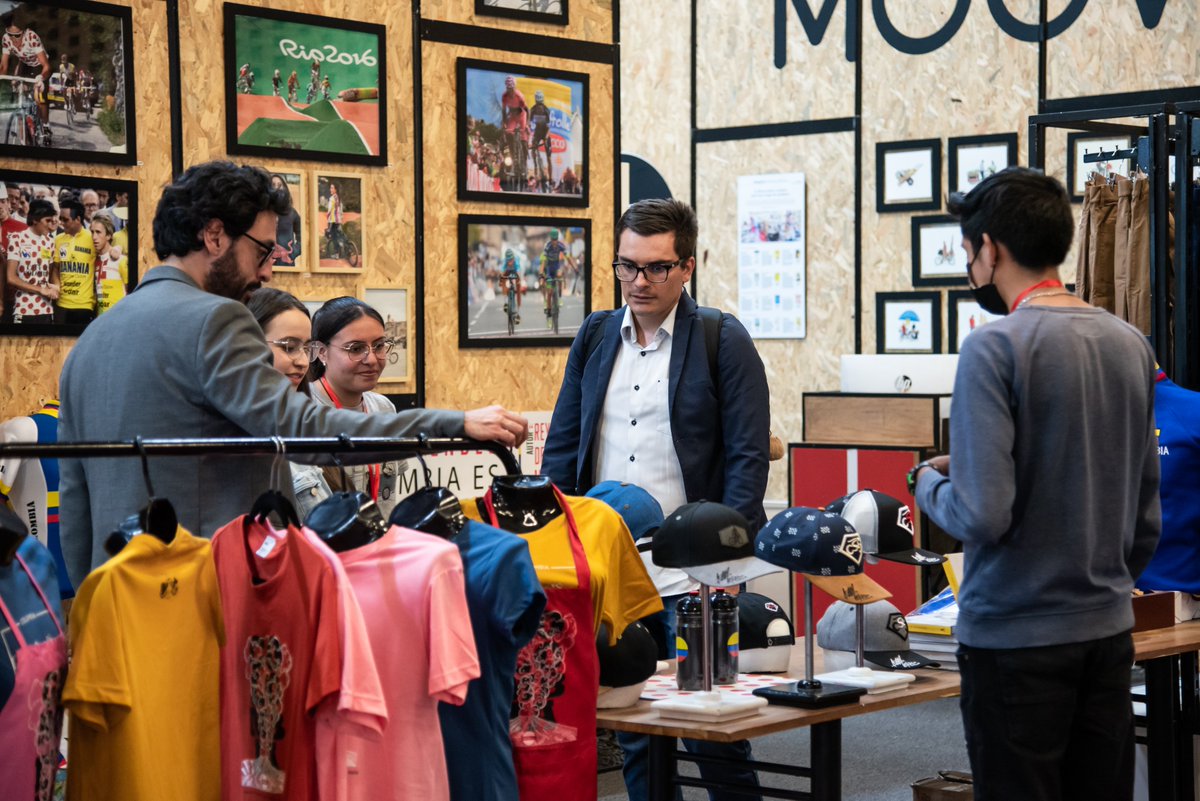 CorferiasBogota's tweet photo. Vivimos un sábado muy especial en #BiciGO: una feria ideal para aficionados, amantes de las bicicletas y público general 😎🚴
¡Visítanos este domingo desde las 10:00 a.m. en nuestro último día! Únete a la Cooltura.
📍 En los pabellones del 11 al 16 de #Corferias https://t.co/USgOXo7NCP