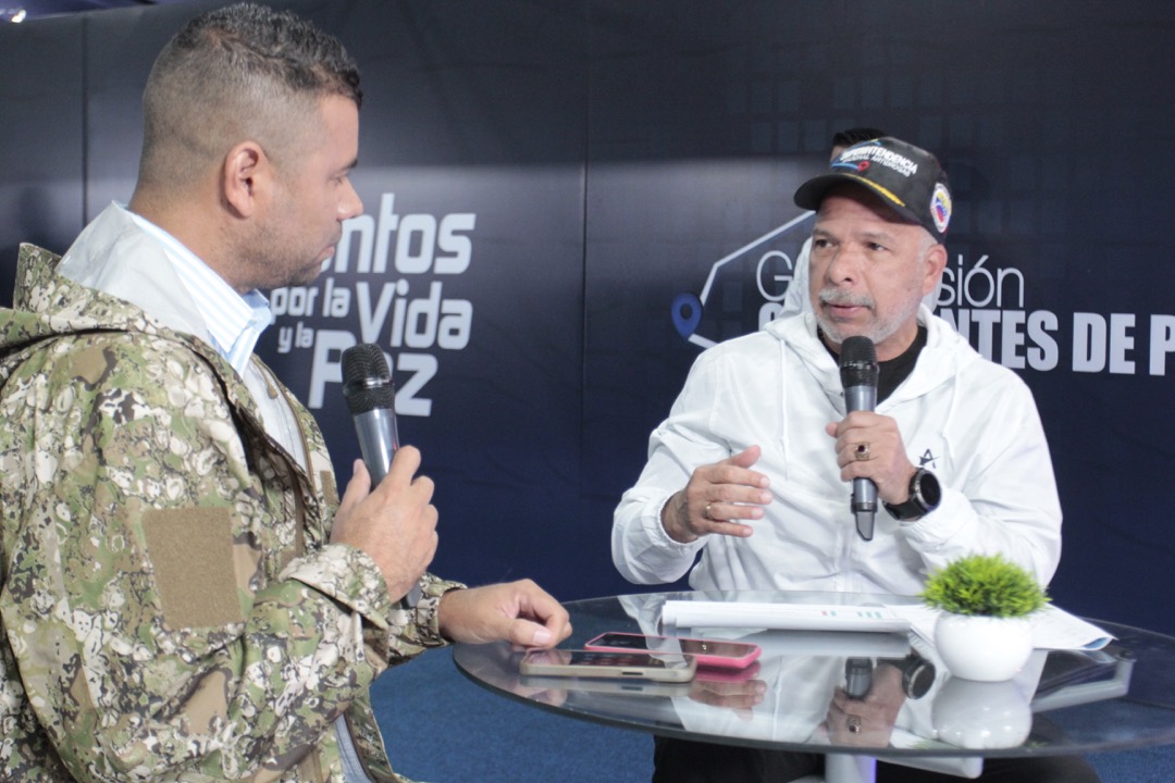 MijpVzla's tweet photo. #Entérate | El Superintendente Nacional Antidrogas, M/G @LopezvargasR anunció que  Venezuela para este año 2022, en el cual destaca la incautación de 41 mil 604 kilogramos de drogas y la detención de 8 mil 830 personas incursas en delitos de tráfico ilícito. 

#ResistenciaHeróica https://t.co/pdFCzAww90