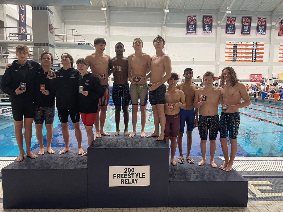 Congratulations to our Men’s 200 Freestyle relay for taking 3rd at the AHSAA Championship!! We are so proud of you!!💙✈️