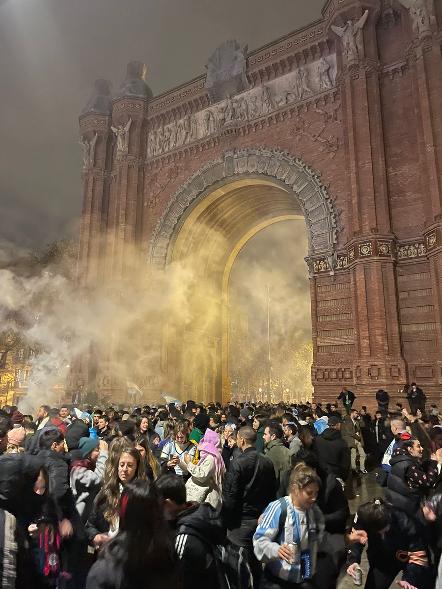 deboradamato's tweet photo. Los que festejan trancu son quienes están en #Barcelona
Me manda mi chiquita @sofialuca 🇦🇷⚽️
#VamosArgentina https://t.co/QNohUbLUGe