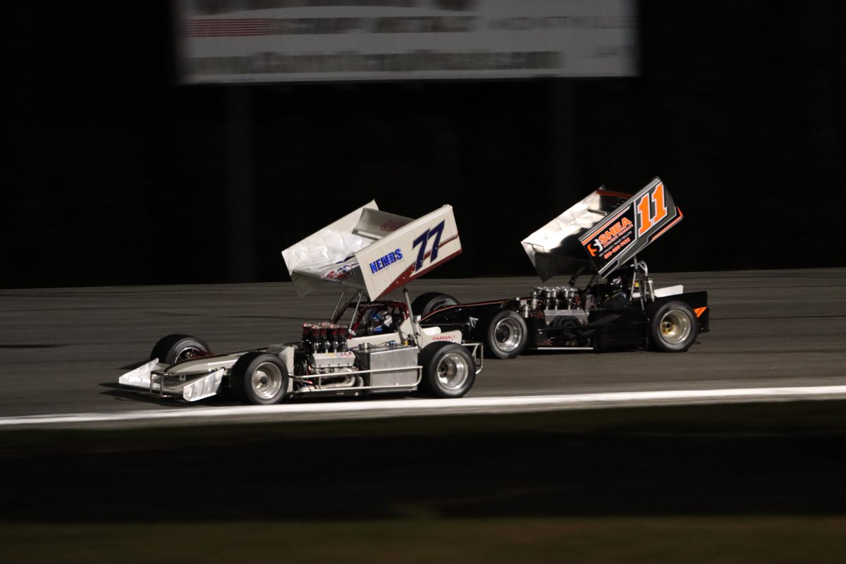 JeffBrown781's tweet photo. @TrishaRWestfall @DerekGriffith12 Always be #TeamWing. (oh, hi, @tmracephoto) https://t.co/uJfL6rFHqo