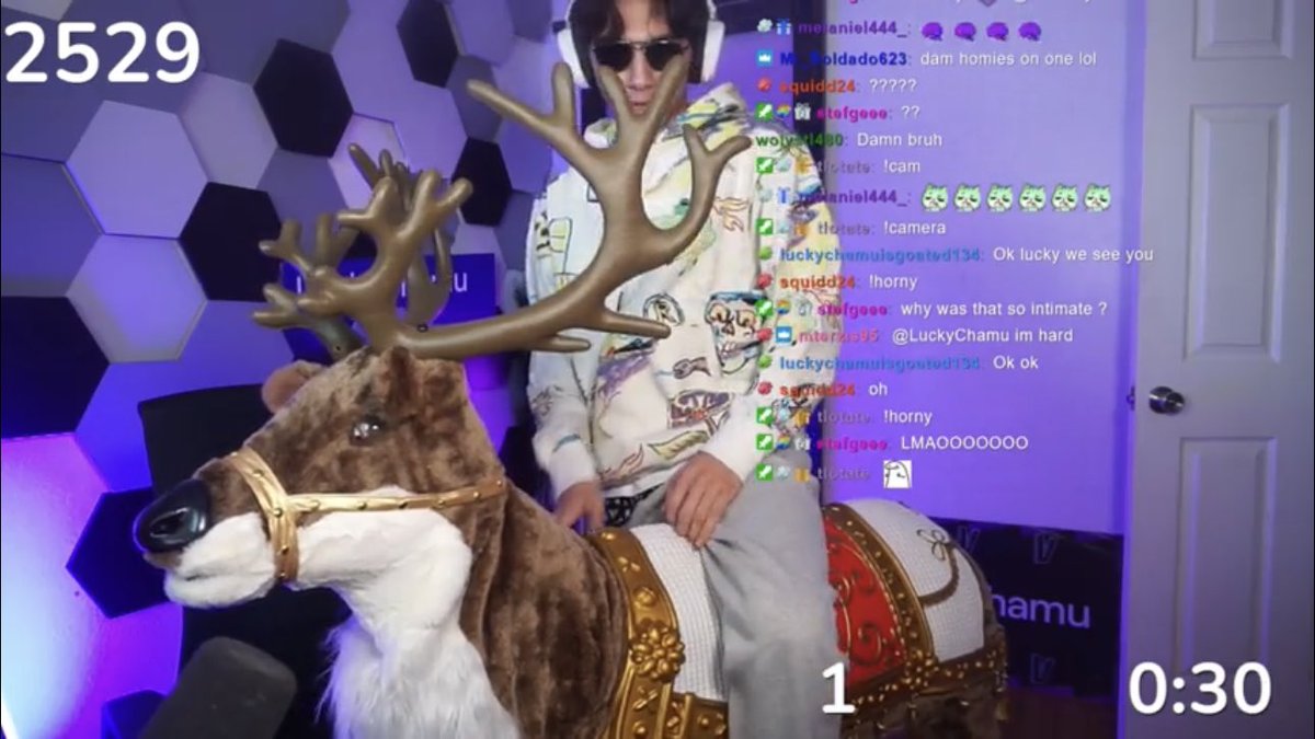 stefgeee's tweet photo. idk what’s going on rn @LuckyChamu but how do I unsub? https://t.co/XR989nyvaw