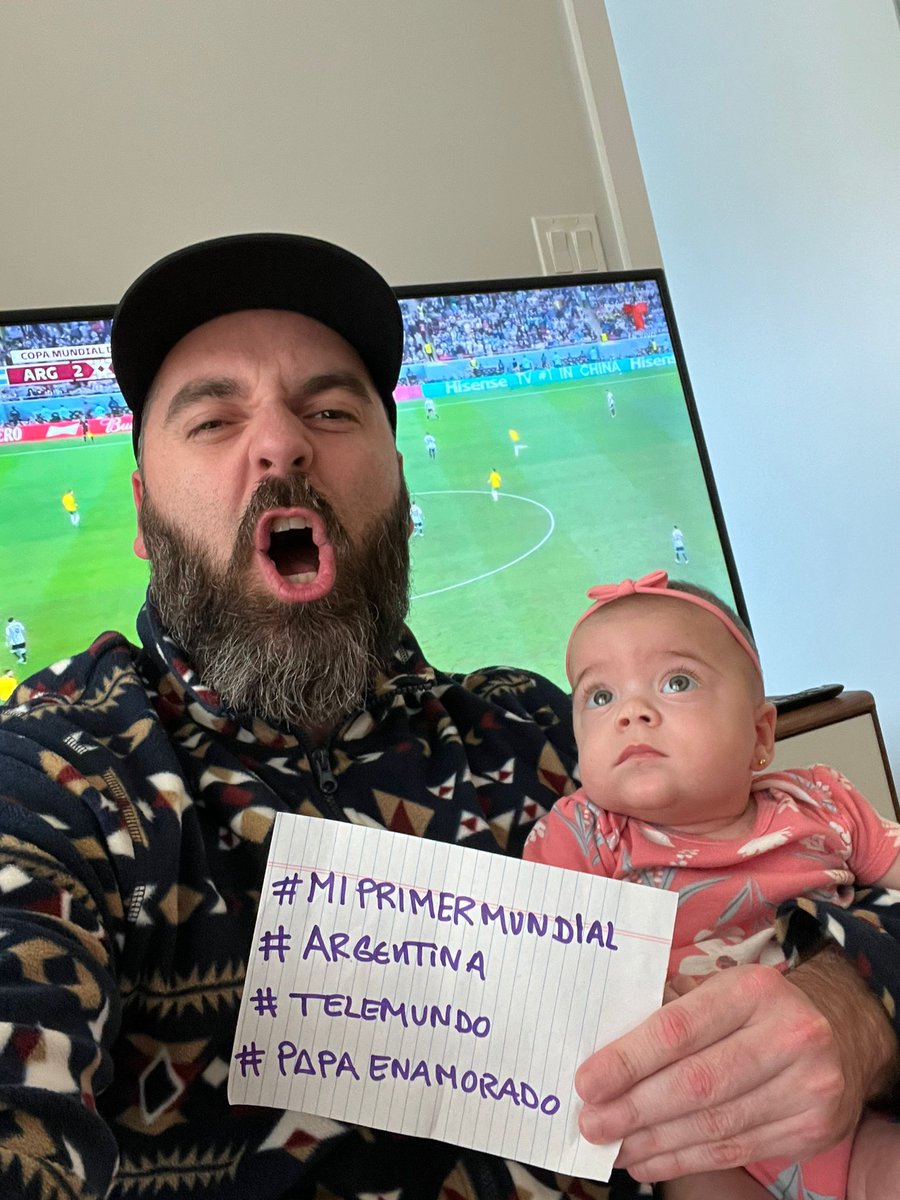Emma_HB's tweet photo. Primer Mundial de Mía ❤️ #ElMundialLoEsTodo #MundialTelemundo  @TitularesYMas https://t.co/qvA9Glx4Sl