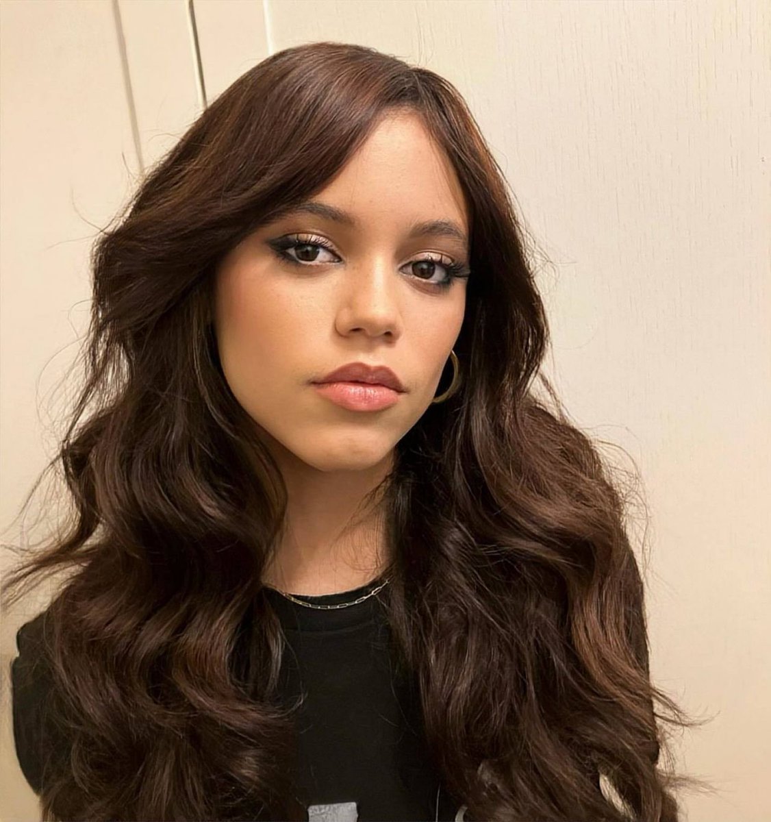 hotpnkz's tweet photo. “Wednesday”’s Jenna Ortega reveals to Vogue that her favourite album of all time is “PLANET HER” by Doja Cat:

“I’ve been obsessed with this album since it came out, I find it very underrated. Doja Cat is truly a genius.” https://t.co/gJIB69DEXH