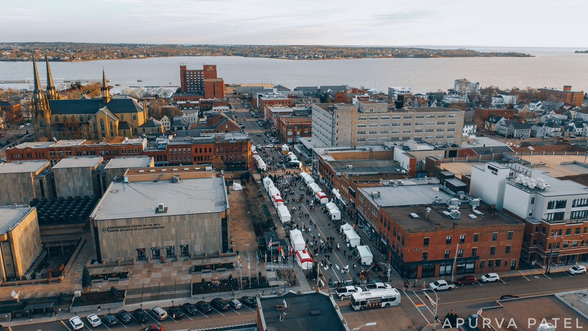 apurvapatel68's tweet photo. Glimpses of the Victorian Christmas Market in Charlottetown ☀️ 🎄
@tourismpei @CharlottetownPE
#explorepei #cbcpei #pei #princeedwardisland #canada #explorecanada #imagesofcanada #travel #travelphotography #cangeotravel #heartsofcanada #discovercharlottetown #charlottetown https://t.co/f2R1snrL6w