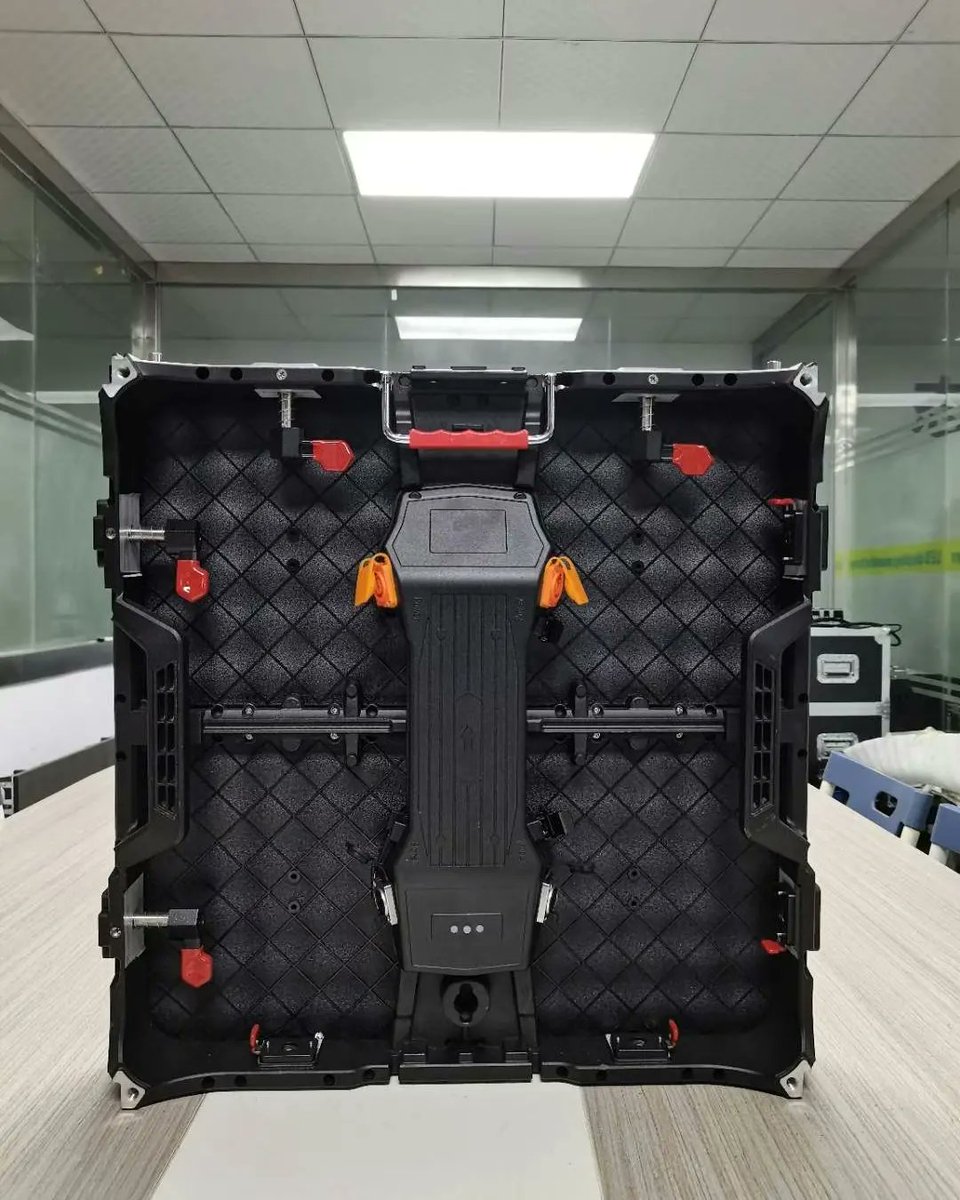 Hi guys
This is Tentech Brand led screen
If you are interested in it,please contact me
#ledpanel #Ledscreen #leddisplay