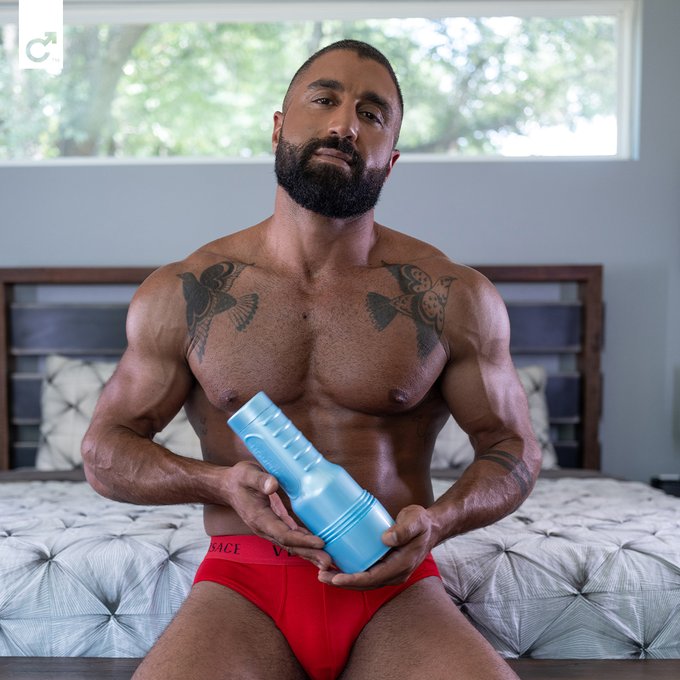 You've lusted after him for years & now this sexy Persian top is yours to take home! Welcome @TheSharok