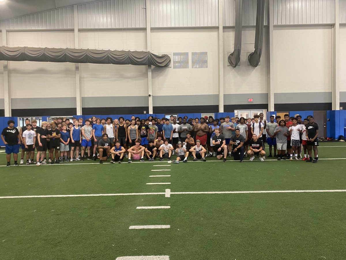 Drewbie_Ellis19's tweet photo. Man what a ride it was! Sad it came to an end today but so grateful to have had the honor to coach these young men! Cannot wait for this next summer to prepare for battle again! This is not the last you will hear about Centennial this is only the beginning!
#GATA 
@CHSSpartanFB https://t.co/I7m5k48Dup