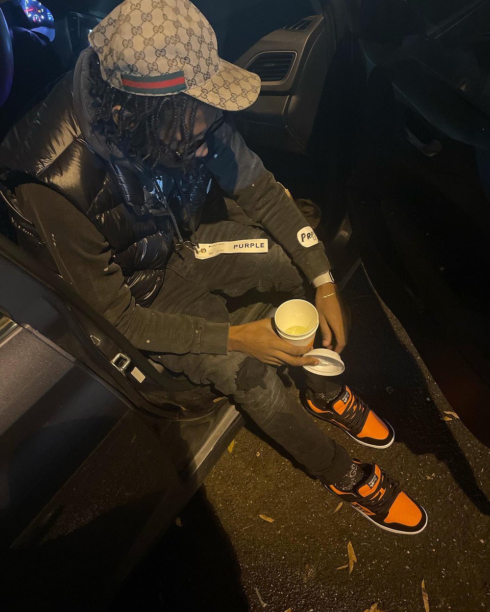 j_munnah's tweet photo. Been getting money since 08 summer 🦍🖤🧡 https://t.co/e0GPt4Kl9R