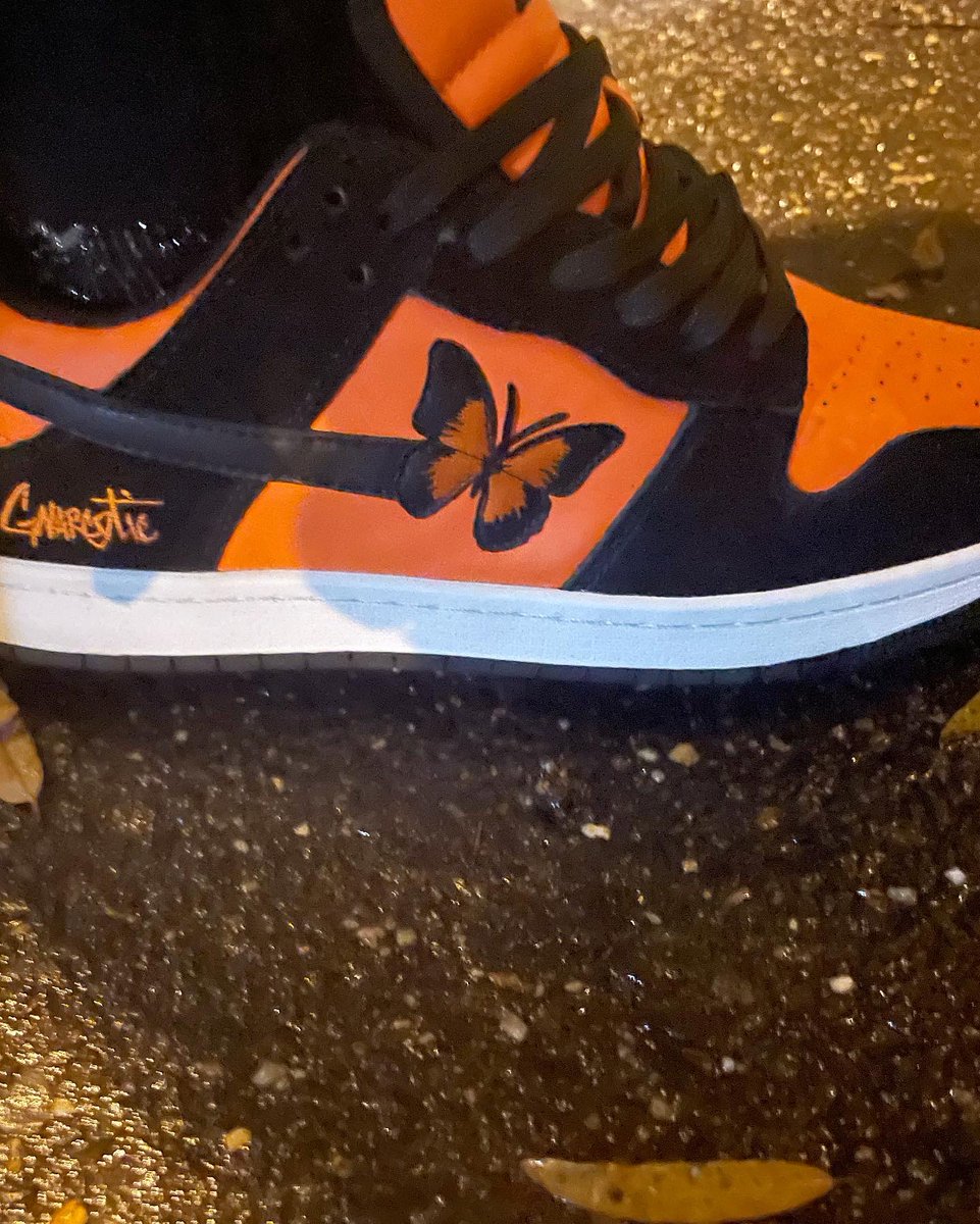 j_munnah's tweet photo. Been getting money since 08 summer 🦍🖤🧡 https://t.co/e0GPt4Kl9R