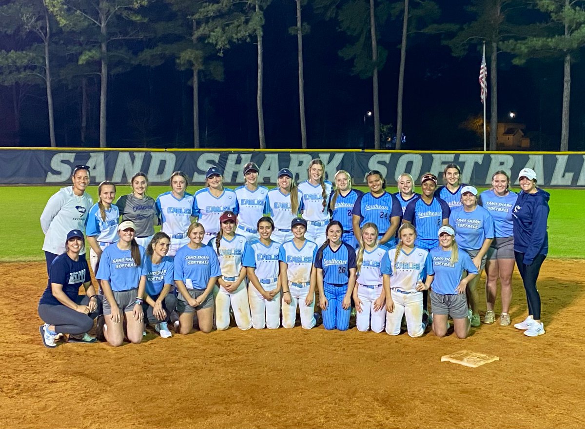 Thank you for coming, SouthEast Elite! We had a Fintastic day with you! 

#TeamCamp | #FinsUpForever