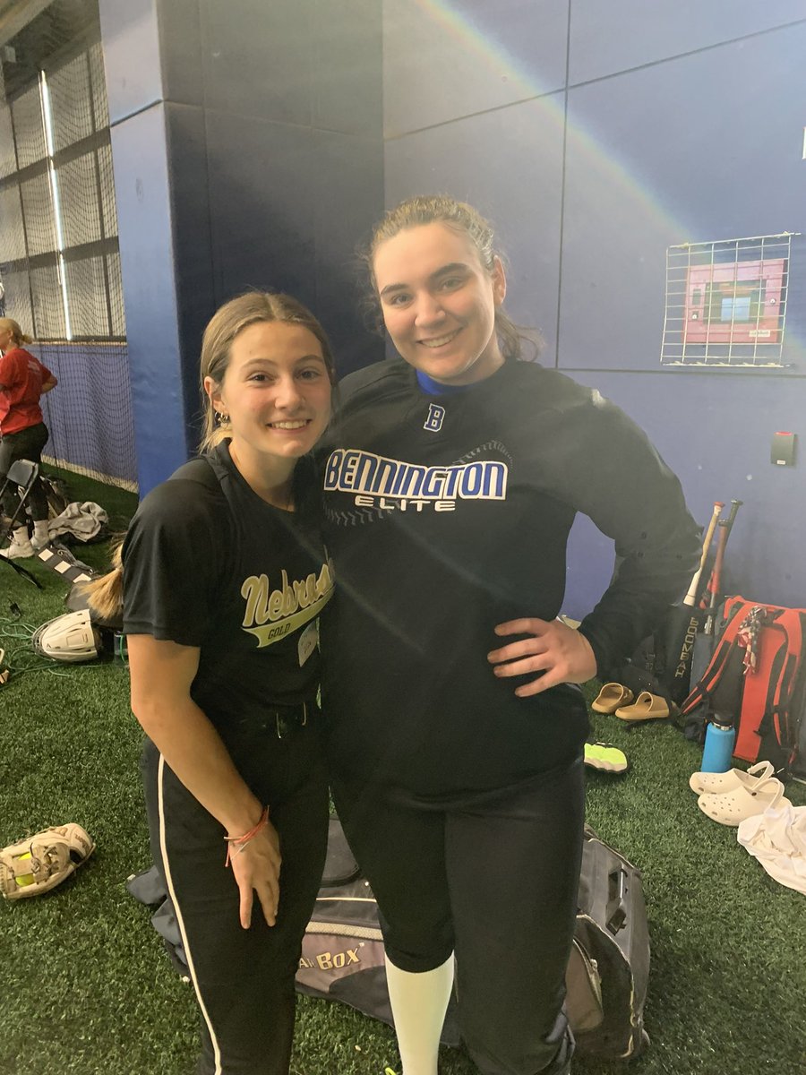 Fun to see teammates catching up at the <a href="/BluejaySoftball/">Creighton Softball</a> skills camp!  Way to represent Cardinal Pride <a href="/LindsayABauer24/">Lindsay Bauer</a> and <a href="/lylapearson2026/">lyla pearson</a>!