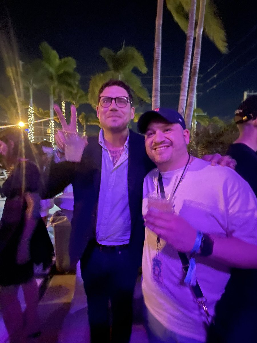 CheezeJobs's tweet photo. Always got to “Say Cheese” to the real ones in the space. 

Thank you #OtherBlock for such a dope Event. Miami was amazing and the vibes were on point 

@illaDaProducer @franklinisbored @CryptoGarga @GordonGoner 

Always repping  my @alienfrens fam. 

-Cheddar ❤️🧀🖖🏻 #CG4L https://t.co/RC0bNa8FfL