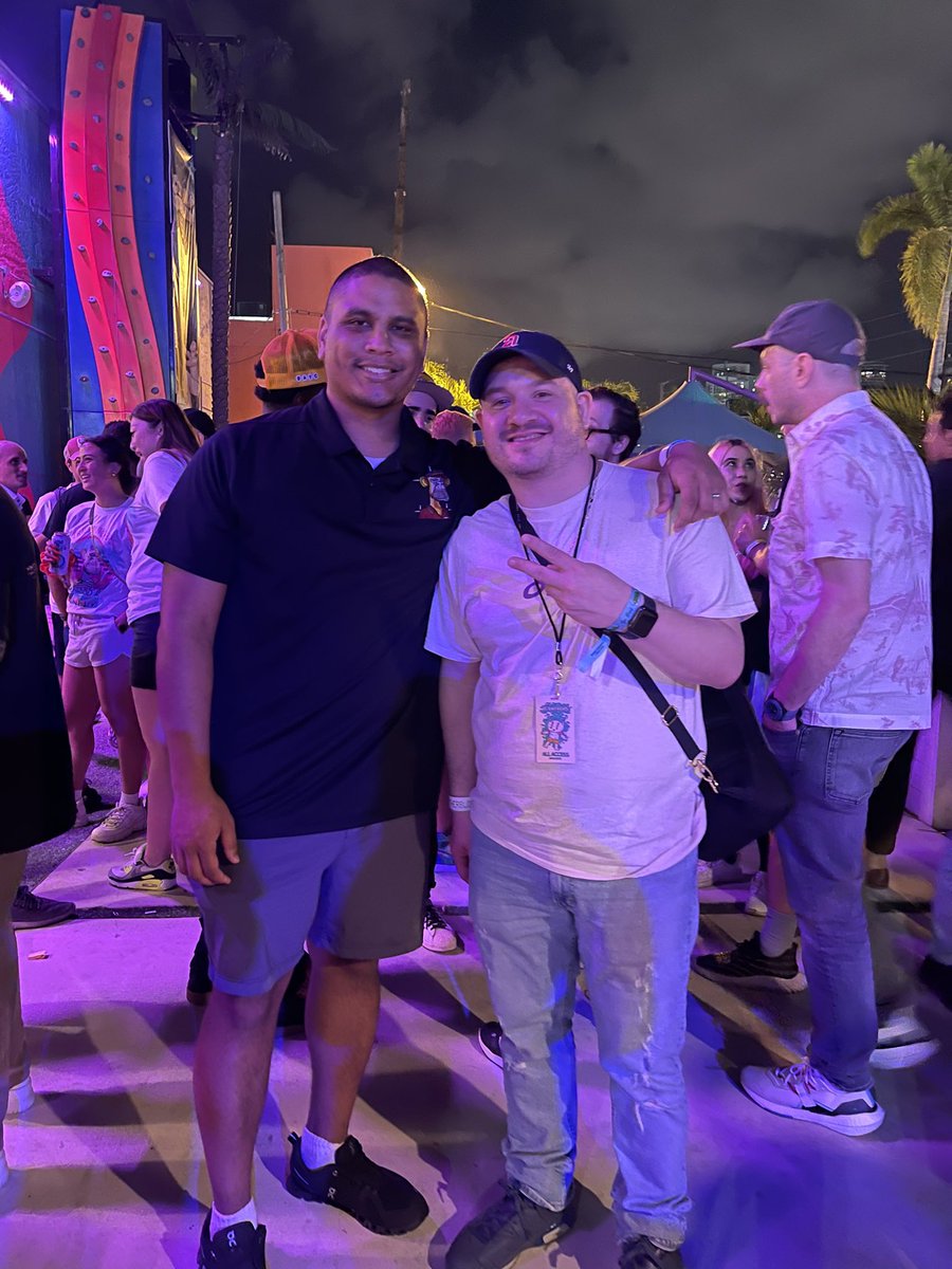 CheezeJobs's tweet photo. Always got to “Say Cheese” to the real ones in the space. 

Thank you #OtherBlock for such a dope Event. Miami was amazing and the vibes were on point 

@illaDaProducer @franklinisbored @CryptoGarga @GordonGoner 

Always repping  my @alienfrens fam. 

-Cheddar ❤️🧀🖖🏻 #CG4L https://t.co/RC0bNa8FfL