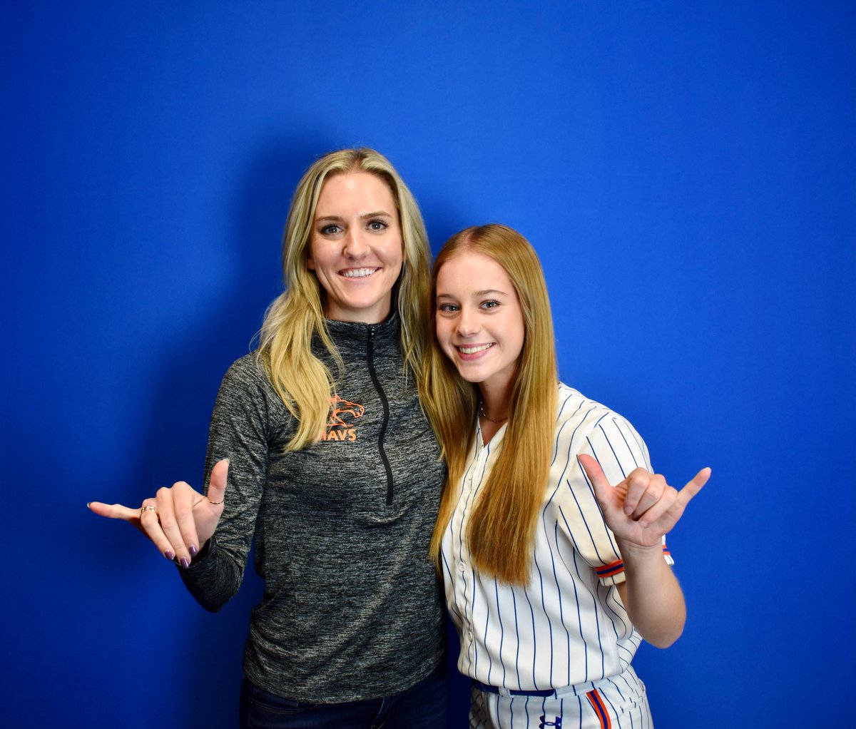 Can’t wait to be a MAV🤙🏻💙🧡    <a href="/UTAMavsSB/">UTA Softball</a> <a href="/Kara_Dill/">Kara Dill</a> <a href="/coachkoons/">Jo Koons</a> <a href="/leilua18/">Fa Leilua</a> <a href="/FC_Fortner/">FirecrackersWTX-Fortner</a> <a href="/tigersoftball_/">Frenship Tigers Softball</a>