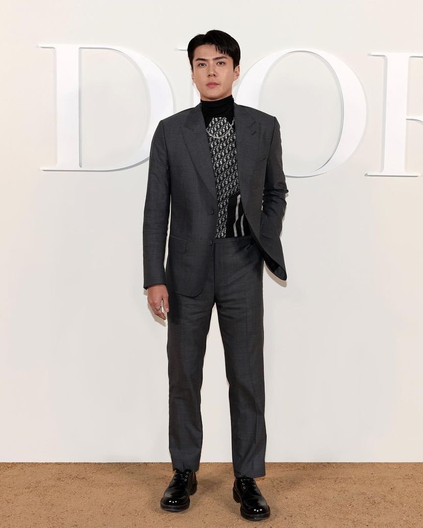 Popbela_com's tweet photo. #SEHUN looks stunning as usual at the Dior Men Fall 2023 collection show.🙌

#DiorGlobalAmbassadorSEHUN
#DiorMenFall @Dior https://t.co/8IgdtRboSF