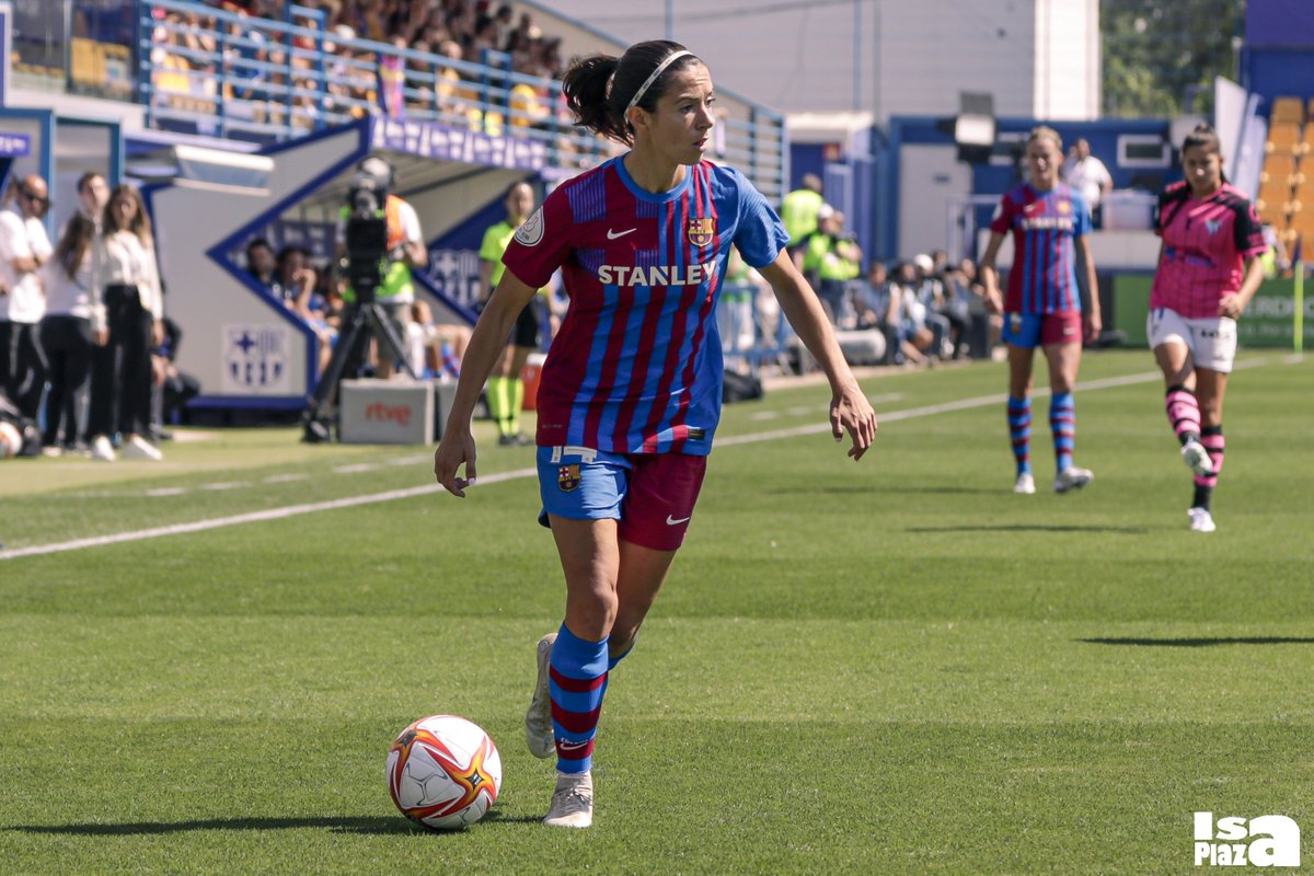 isaplazafoto's tweet photo. 🔵 14🔴 
.
Aitana Bonmatí
.
.
.
#foto #fotografia #photo #photography #photographer #sportphoto #sport #sportsphotography #football #soccer #futbolista #womenssoccer #futbolfem #womensfootball #futfem #fcbarcelona #fcbarcelonafem #canonphotography #canon @aitana.bonmati https://t.co/92nMvvVWCZ