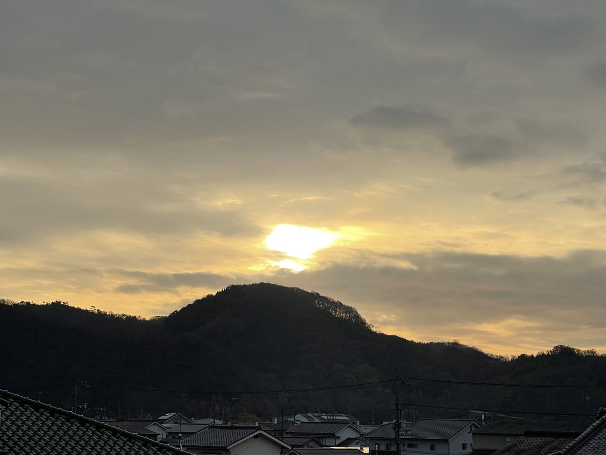 まだ 気配は無い 降らないで欲しいな ・・・あめ☂️