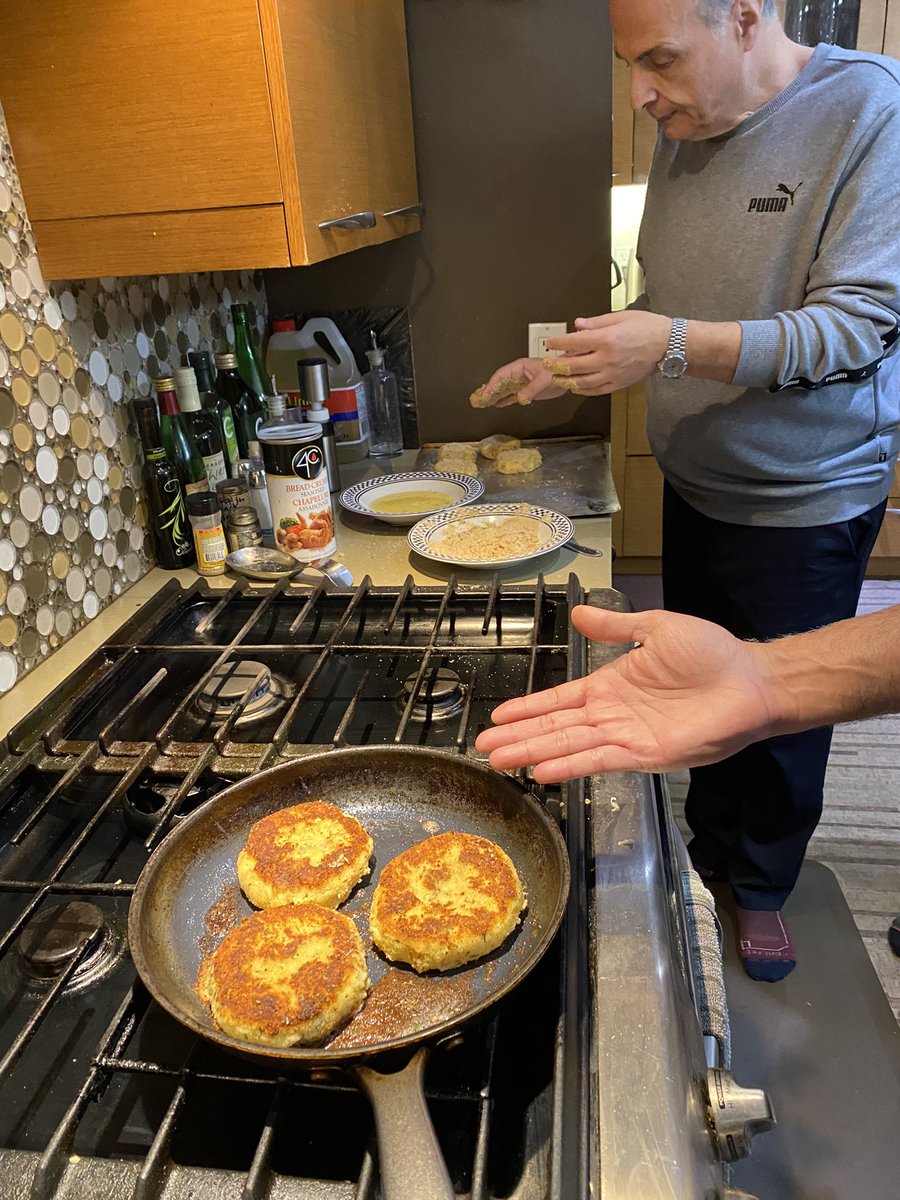 JohnLorinc's tweet photo. #topoli Goan potato chops… both meat and veg. Cc @chantalbraganza @LightAsTheBreez. #dumpling https://t.co/dzHEVAFXW4