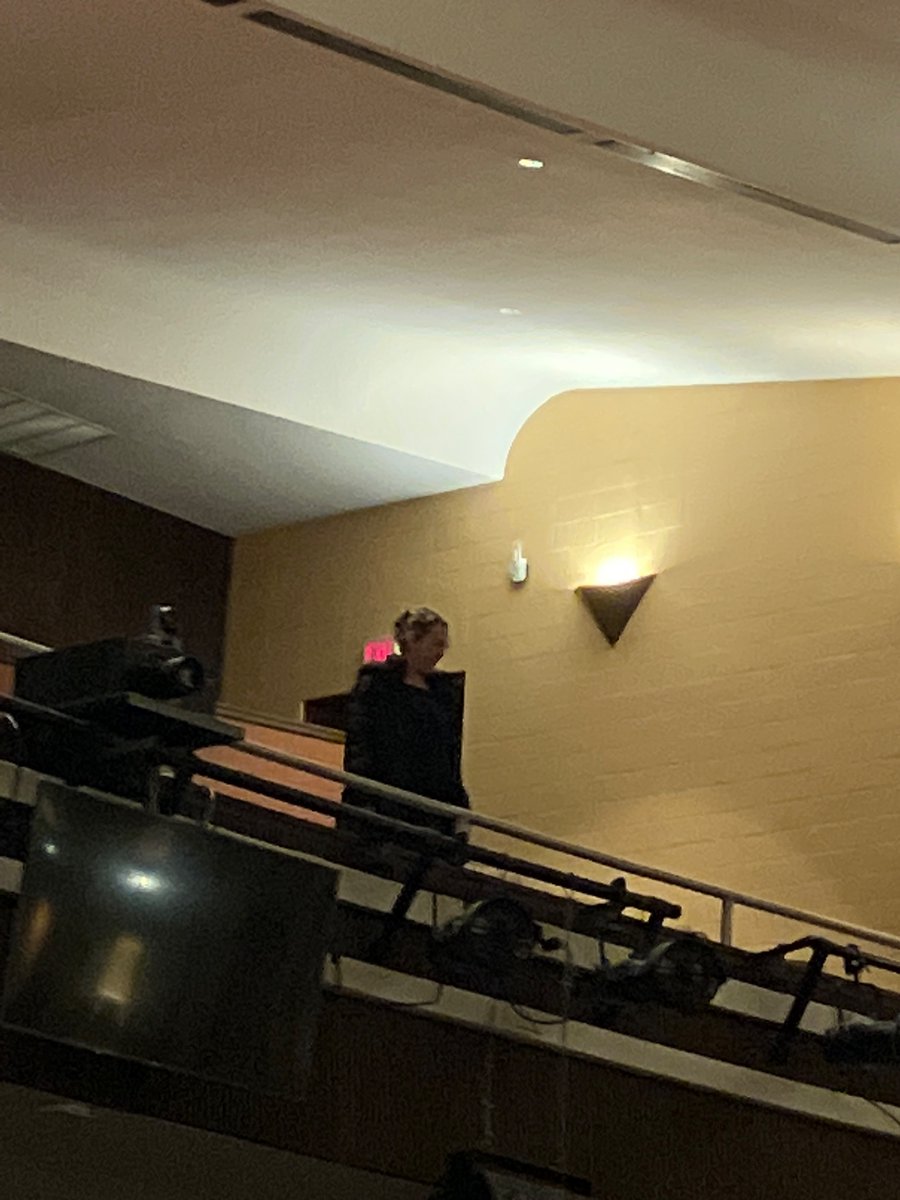 _blitz777_'s tweet photo. #pamemefest22

POV: Ms Good trying to find the best things https://t.co/JZPJPULPGQ