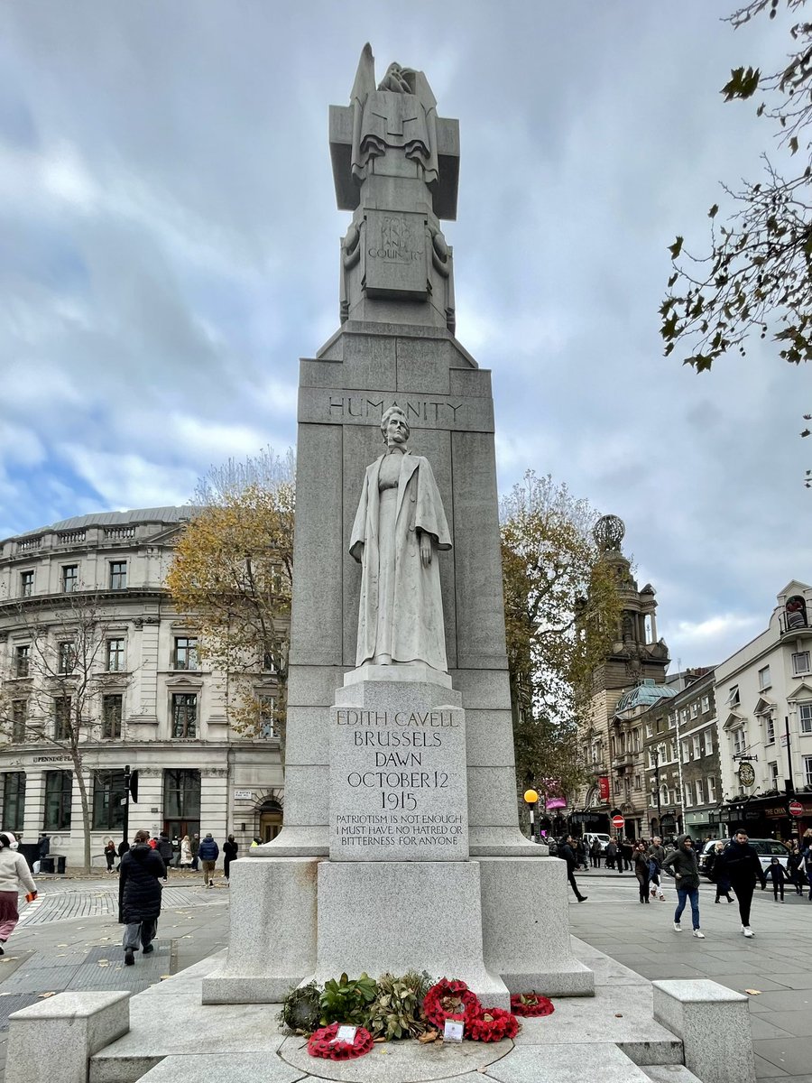 janestokes13's tweet photo. Edith Cavell trained at The London & was shot. The essence of these words were part of a 60s recruitment film aimed at people considering training as a Nurse at The London Hospital, Whitechapel. It was enough for me!
#TheLondonHospital #EdithCavell #EdithCavellStatue #TheLondon https://t.co/KKqivOwwNl
