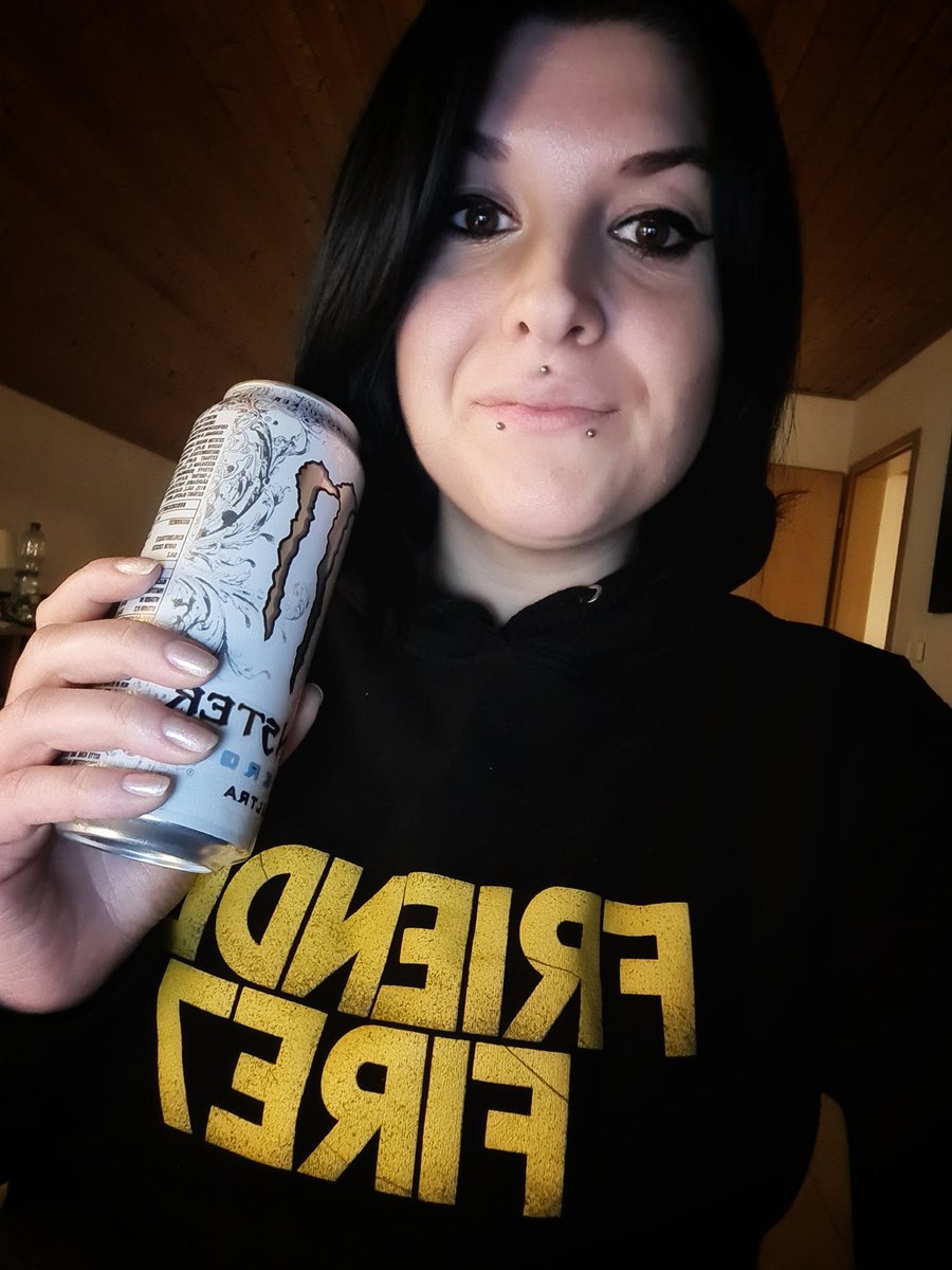 Damit ich es bis 3uhr schaffe #friendlyfire8 die Spiele sind eine eine 12/10 ... #friendlyfire