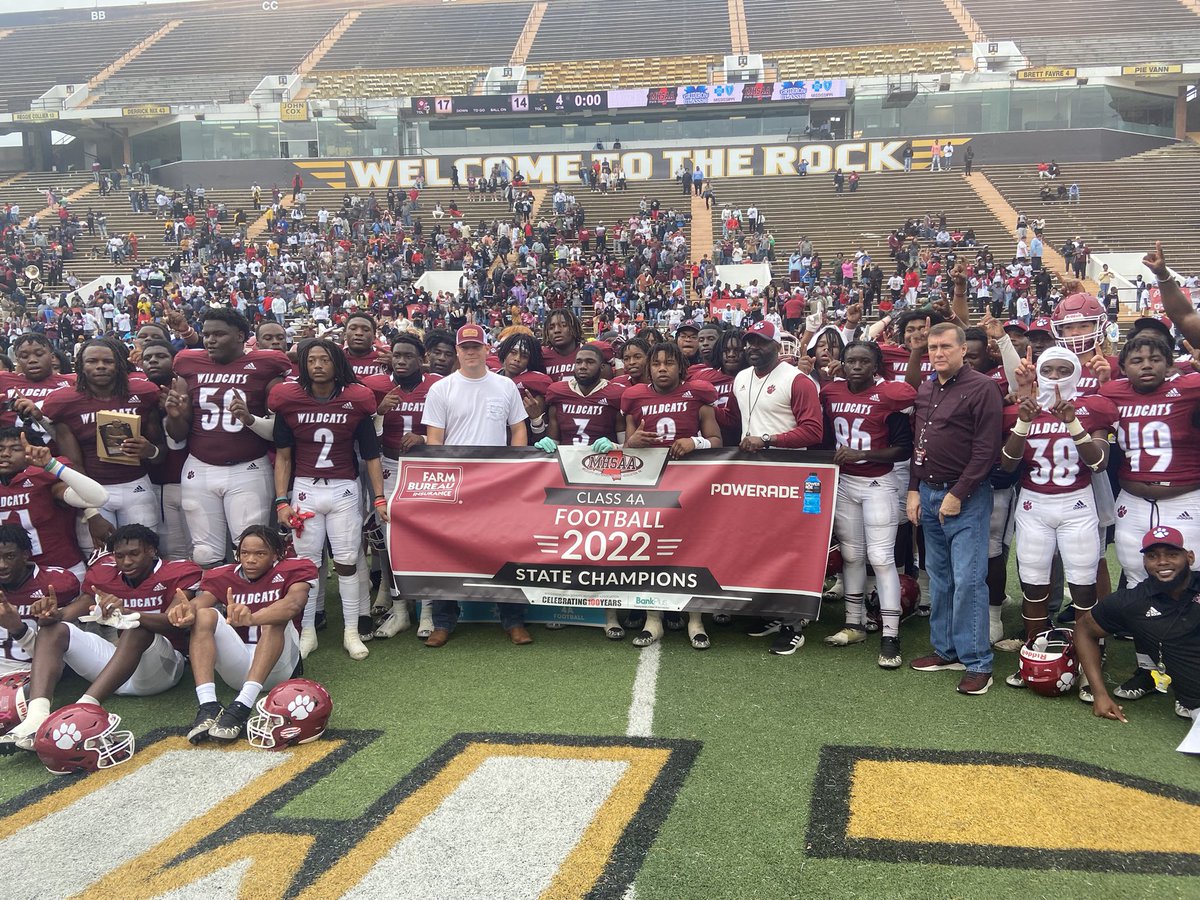 BIG STAY BIG. Louisville wins on a buzzer beater field goal to win its 11th state championship