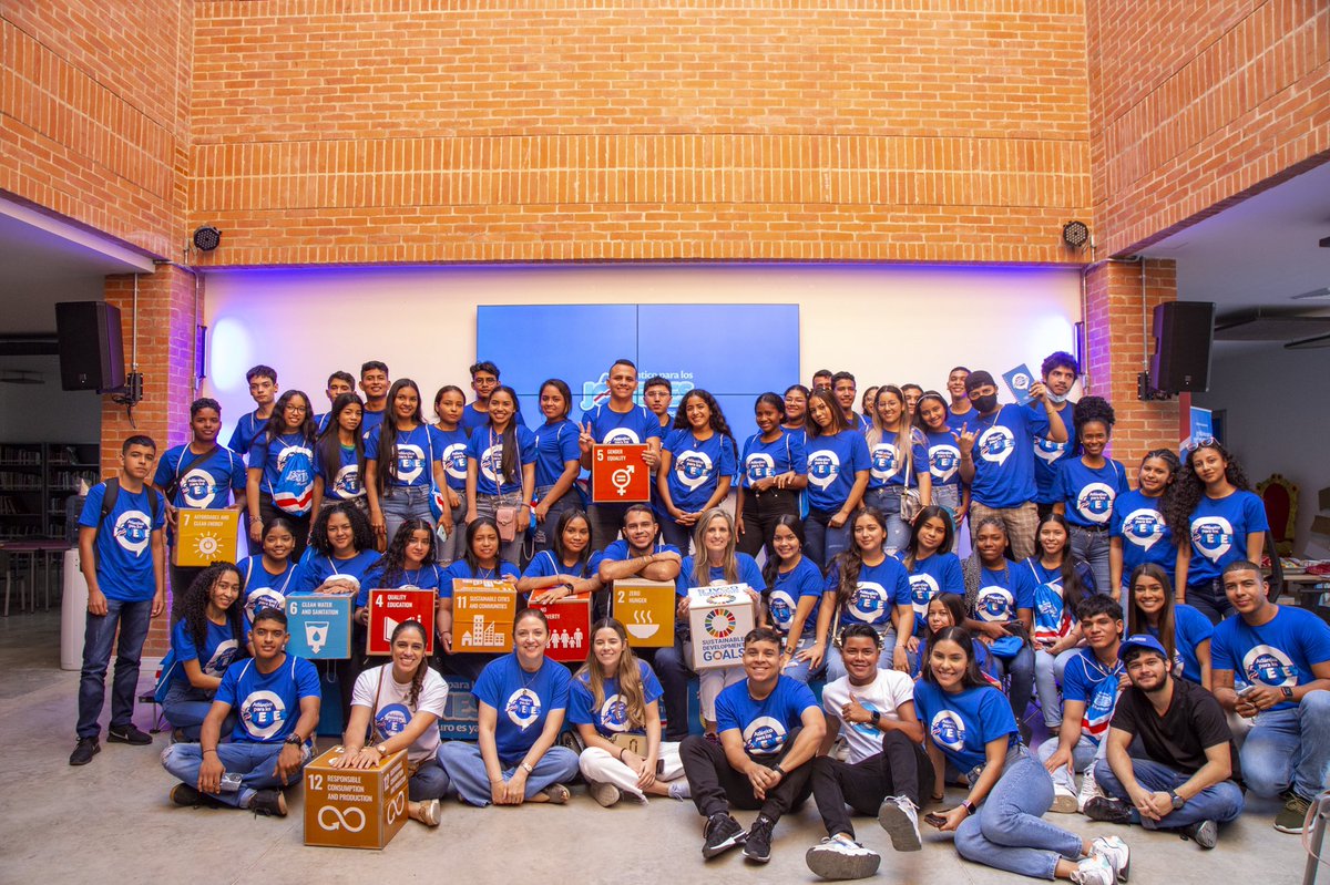 Gobatlantico's tweet photo. Gracias a la alianza con @GlobalShapersBQ, @Altamiraedu y @Camarabaq, nuestros 56 becarios del programa #AtlánticoParaLosJóvenes participaron de una creativa jornada de introducción a la Innovación Social, que los preparará para convertirse en líderes de sus comunidades. https://t.co/Mf4pIbRTVo