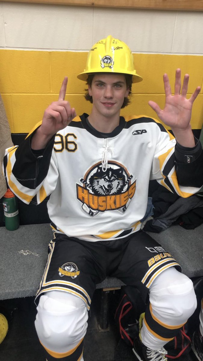 Eatonia SR. Huskies Hockey Team tweet media