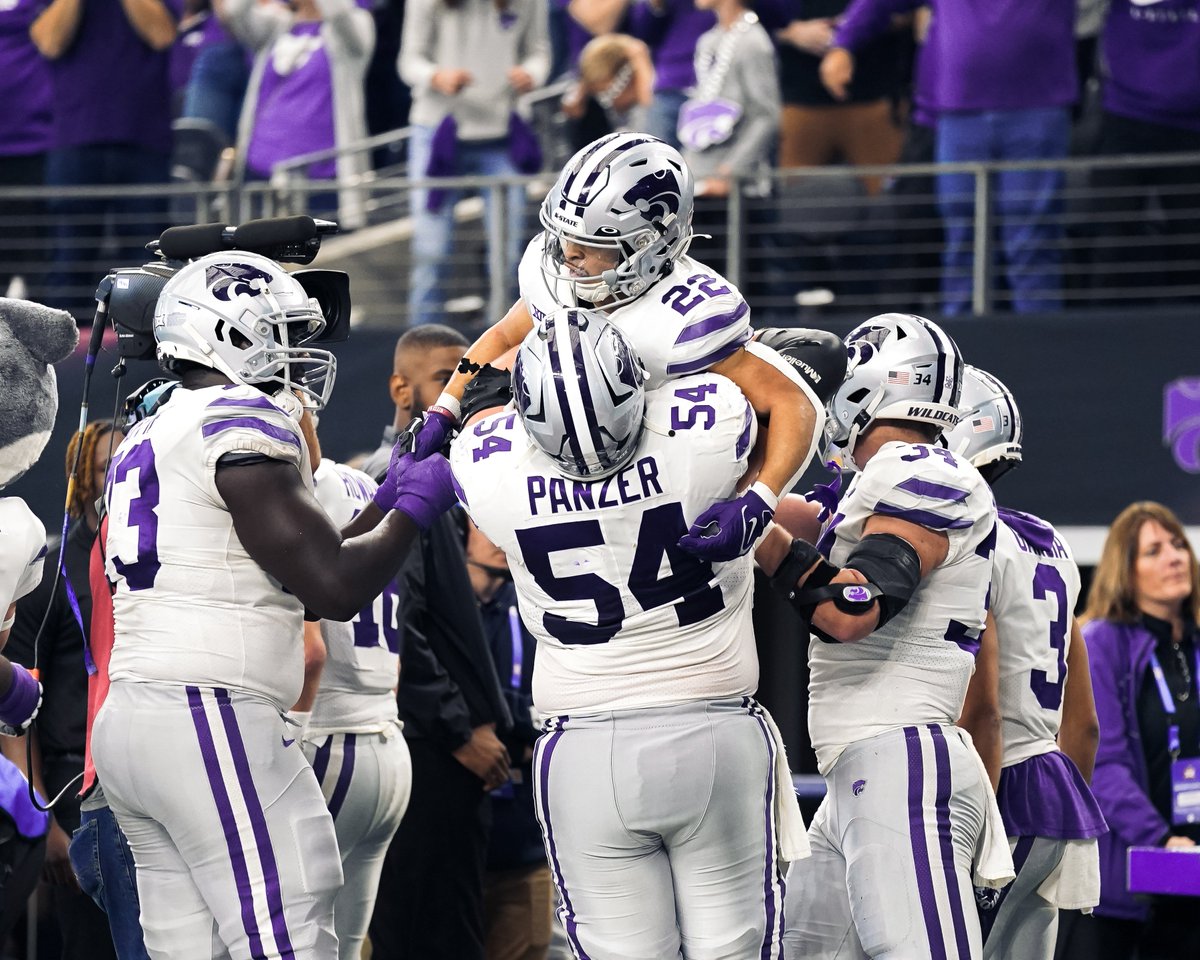 KStateFB's tweet photo. The lone star kid https://t.co/k0ZYRkQNwt