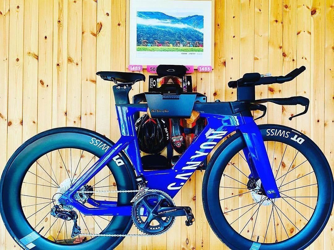 Artivelo_com's tweet photo. The best way to store your time trial bike and cycling gear in your living room, hall or garage
#canyon #canyonspeedmax #canyonbikes #ttbike #triathlon #wielrennen #cycling #cyclinglife #cyclinglifestyle #fietsophangsysteem #fietsophangen #racefietsophangen #bikerack #bikestorage https://t.co/rN6ZYva0FS