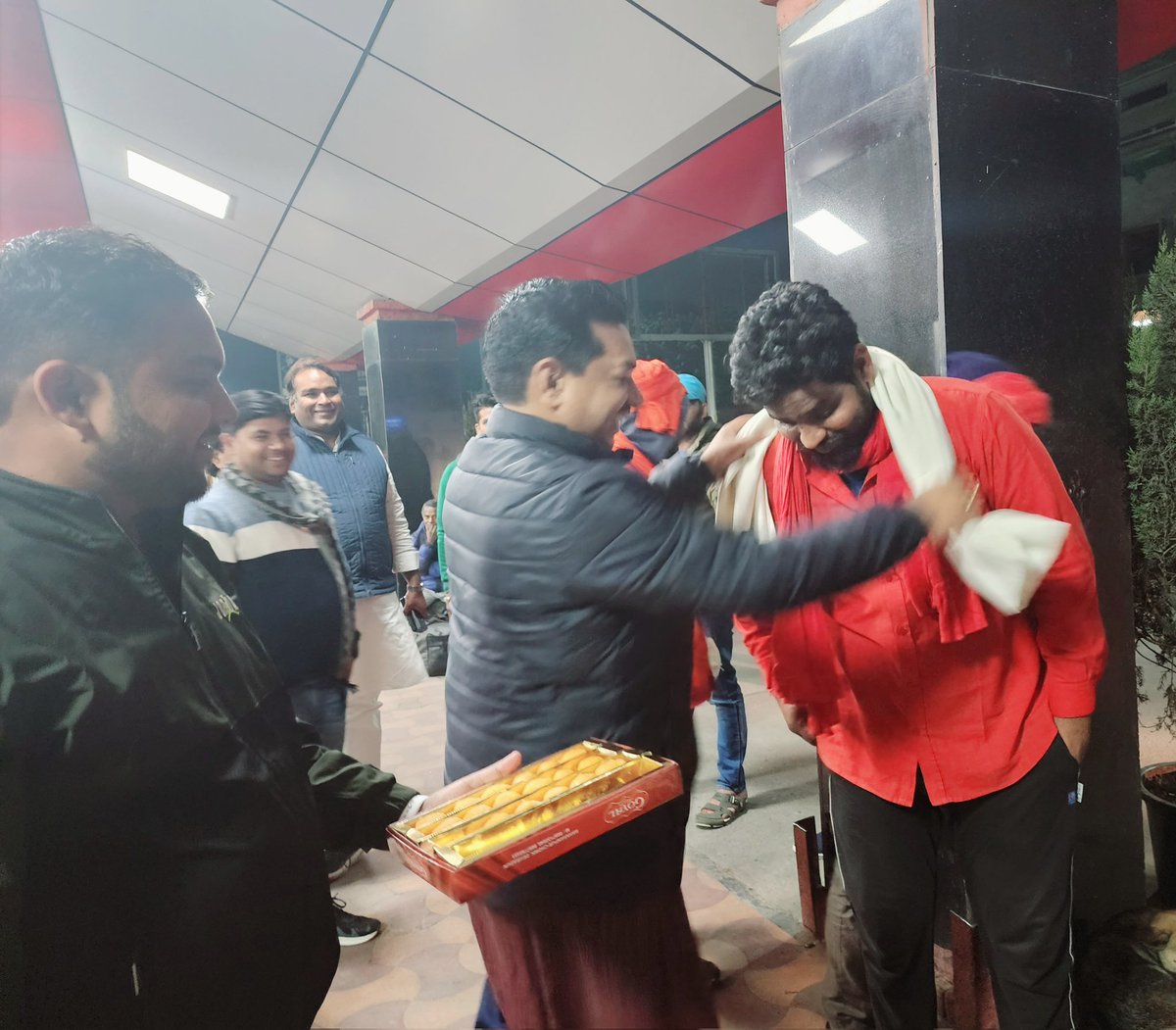 ajaeybjp's tweet photo. !! नर सेवा, नारायण सेवा !! https://t.co/yXU4q6EV1A
