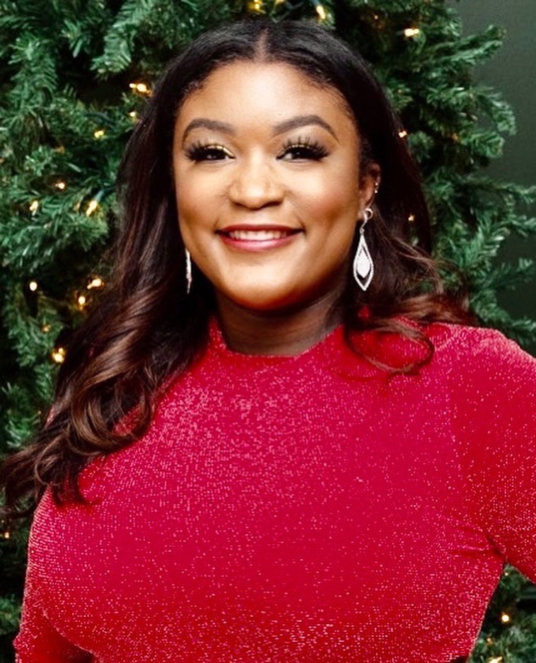 HAPPY BIRTHDAY to my firstborn!! Another year around the sun!! I am so proud of you Lauren Chapman! Keep being YOU and keep your eyes on the prize! You are learning not everyone has the same heart as you but remember to keep shining! The world needs your light! 
I love you!! ❤️