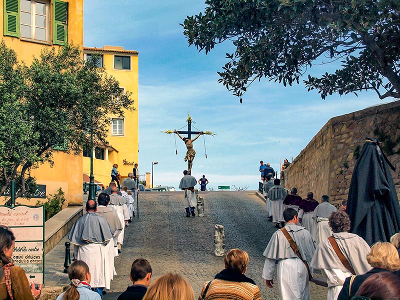 JaimePatrimoine's tweet photo. 🧐 Les #confréries représentent une part importante du #patrimoine culturel de la #Corse
👏 Plusieurs fois menacées de disparition, elles revivent aujourd’hui dans un élan intégrant l’#histoire à la modernité, à découvrir dans notre article 👉 https://t.co/Ovldqtzvcm https://t.co/Jh2wSL3XPN