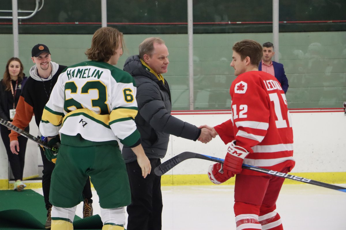mayor_bronson's tweet photo. Last night, Deb and I had a wonderful time at the @UAAHockey game. I dropped the puck, and the boys delivered a 6-0 shutout win over Simon Fraser. There's nothing like rooting for our hometown team! Go Seawolves!
#anchorage #ancmayor #uaaseawolves #hockey https://t.co/CoxCyXe1eN