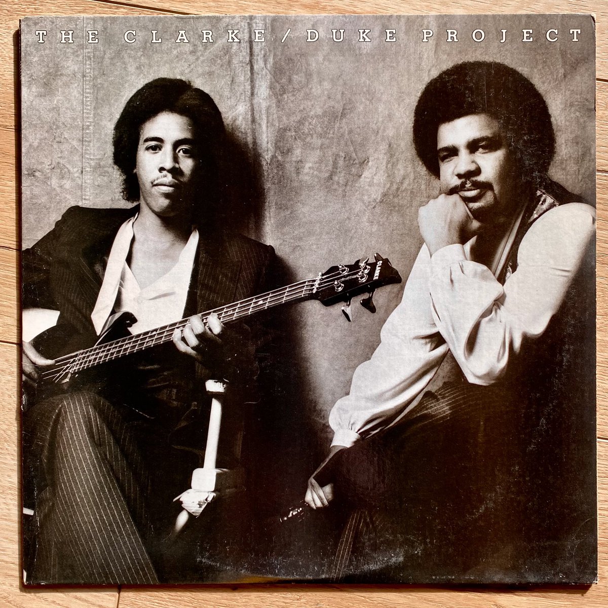 CMoneyKS's tweet photo. #SaturdayAfternoonVinyl #TheClarkeDukeProject #StanleyClark #GeorgeDuke #LouieLouie #SweetBaby #CBSInc #EpicRecords #1981
I saw this show at The Uptown in 1982 it was fantastic. Stanley’s amps blew a fuse in the middle of a solo so he picked up George’s Keytar and finished it… https://t.co/eKV1UMw4t1