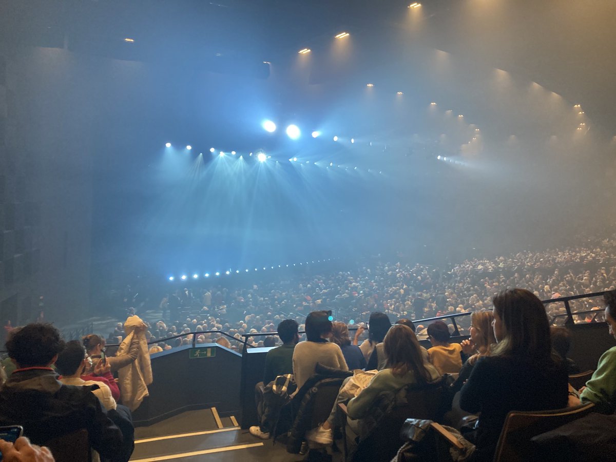 els_hx's tweet photo. #Starmania fois 3 aujourd’hui et c’est toujours aussi impressionnant. Hâte d’y retourner encore mille fois 💙💙💙💙💙 https://t.co/ngGTfyCynK
