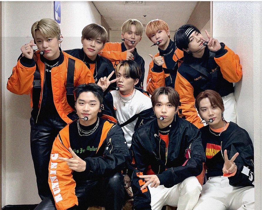 ExaFM's tweet photo. No te pierdas la entrevista de @OppaKimPop con @TFN_official_  en #ExaKpop 🤩💜

📻https://t.co/N9FMUnZScz https://t.co/zlNAShxgvn
