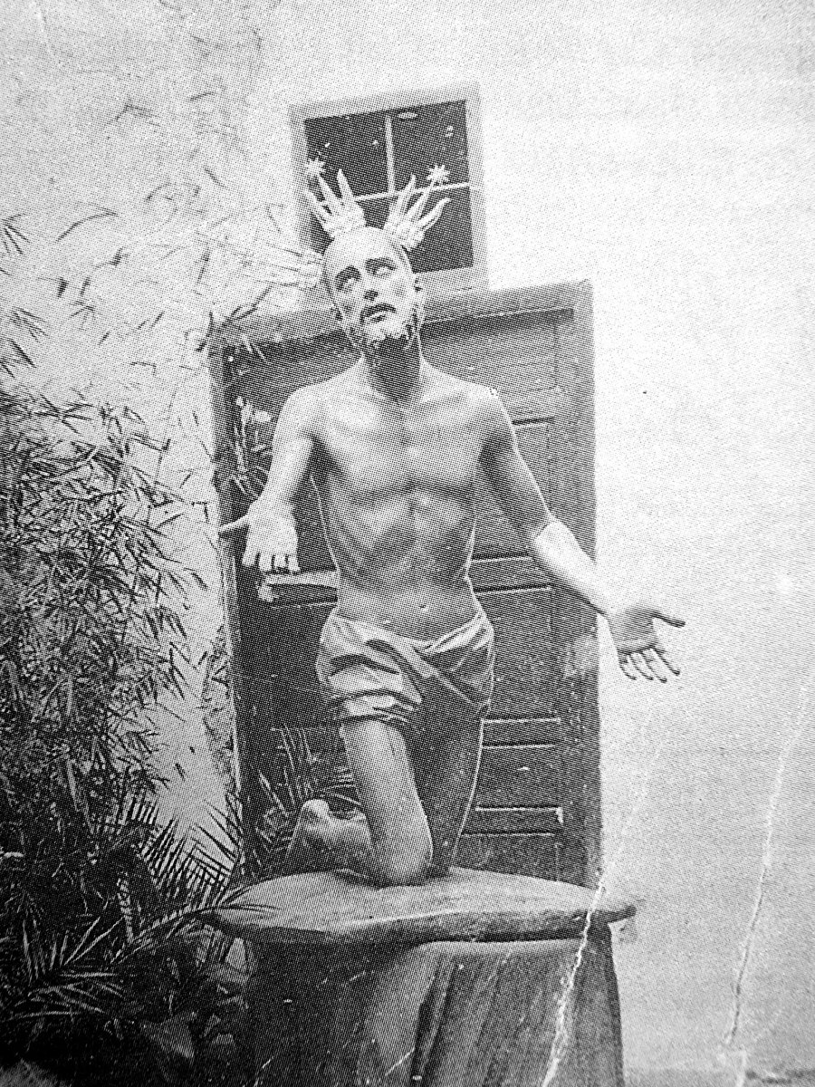 Fotografía de Ntro. Padre Jesús Orando en el Huerto, destruida, excepto la cabeza, en los sucesos de 1931. #CofradiasMLG