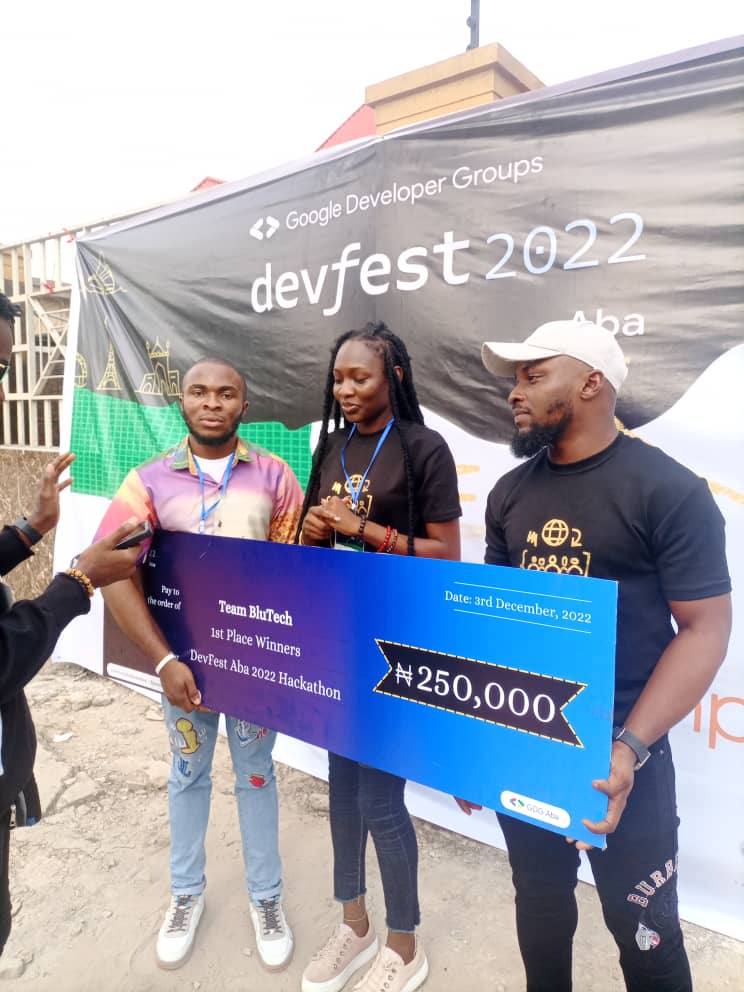 UXDreamweaver's tweet photo. #DevFestAba #DevFestAba2022 
The event was really amazing, this is my first time of attending a tech event, it was nice meeting tech guru's in Aba, abia state. I really enjoyed my day❤️❤️❤️ kudos @iamtjah https://t.co/ozvuwlYtcq