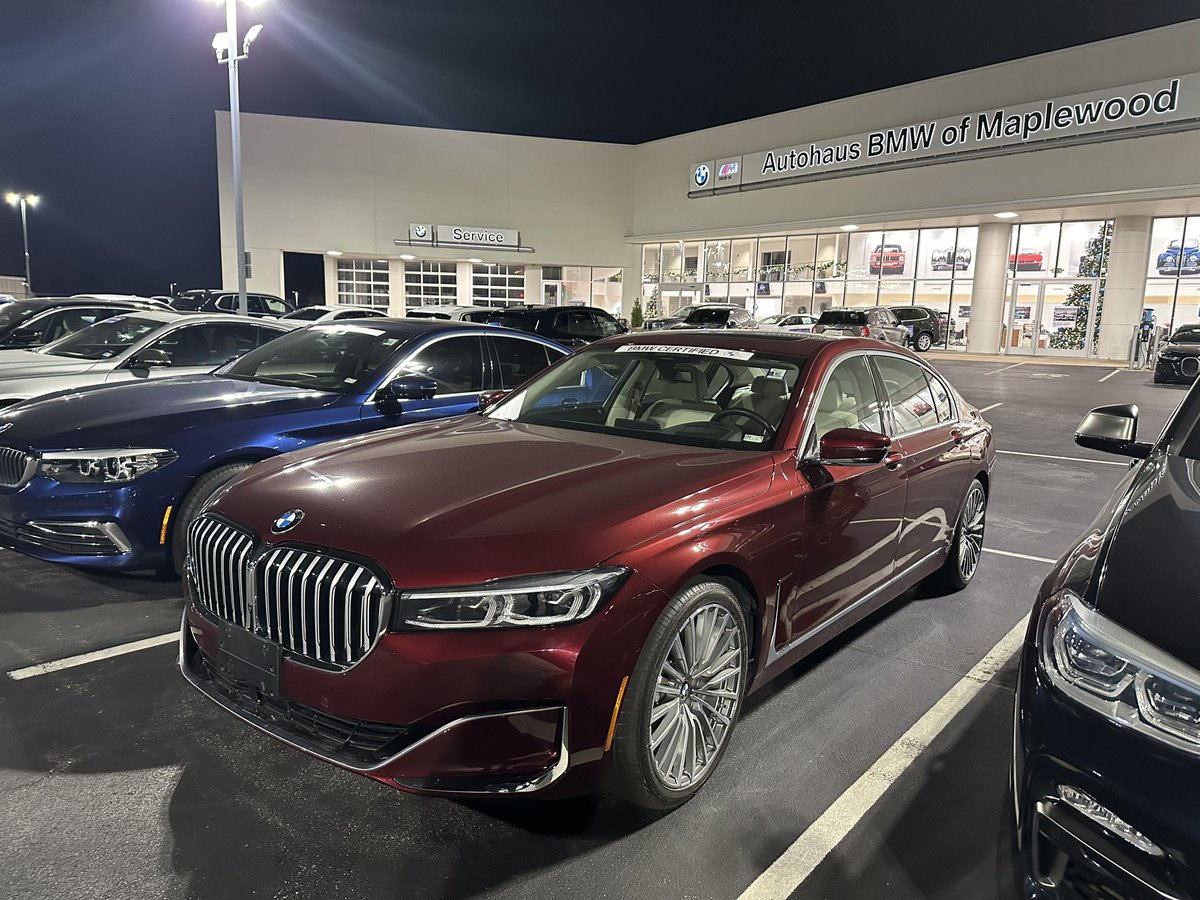 AutohausBMW's tweet photo. Hurry! Now is the Time for Exciting News for December-BMW announced extra incentives for YOU! As #1 new luxury car seller in Missouri for many years in a row, blessing us with more BMWs, extra help with rates, lease payments, loyalty and dealer cash incentives for OUR Customers! https://t.co/5ZLcdazWJd
