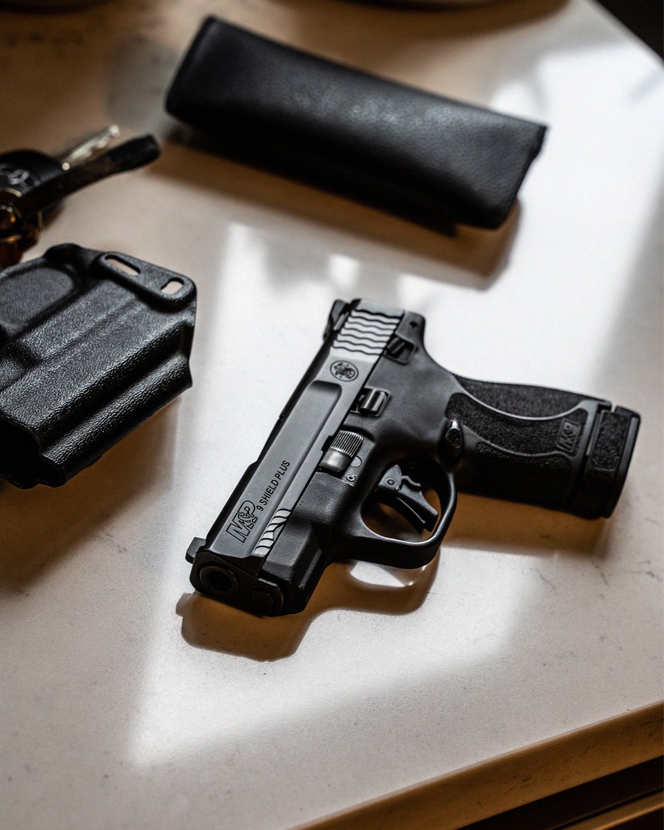 Smith_WessonInc's tweet photo. We proudly stand with the rights of Americans to bear arms and we're offering up Shield™ Plus at its most affordable price.
What do you carry?
#SmithAndWeson #ShieldPlus https://t.co/D4UFKV28Om